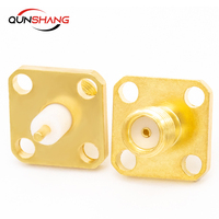 Conector de Antena SMA-KFD4 SMA de Cuatro Orificios con Cabeza de Brida, Longitud del Aislante 4 mm, Longitud del Conductor 3 mm
