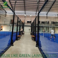 Terrain de padel à vue panoramique complète et sans obstruction avec système d'éclairage LED anti-éblouissement en acier galvanisé renforcé International