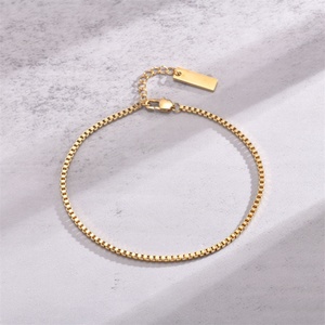 Joyería Minimalista, Brazalete de Acero Inoxidable para Hombre, Popular Brazalete de Cadena Cuadrada Chapado en Oro - Product Image 5