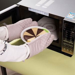 Gants de cuisine et protège-plats extra-épais de qualité supérieure, résistants à la chaleur, en coton avec design en silicone côtelé pour une utilisation en cuisine - Product Image 4