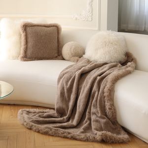 Funda <span class=keywords><strong>de</strong></span> almohada <span class=keywords><strong>de</strong></span> lana tejida a mano para el hogar, personalizada, suave, con adornos <span class=keywords><strong>de</strong></span> piel mongola, Lama, moda <span class=keywords><strong>de</strong></span> invierno - Product Image 2