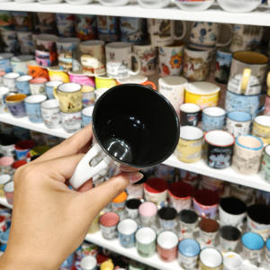 Taza <span class=keywords><strong>de</strong></span> cerámica con diseño <span class=keywords><strong>de</strong></span> mosaico <span class=keywords><strong>de</strong></span> la Sagrada Familia <span class=keywords><strong>de</strong></span> <span class=keywords><strong>Barcelona</strong></span> y Gaudí, con asa y cuchara a juego, para regalo y recu - Product Image 3