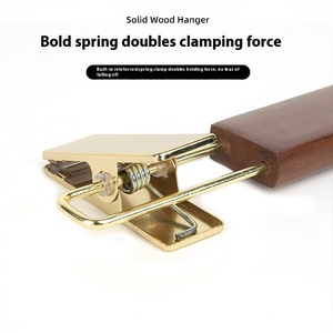 Appendiabiti in Legno Massello di Alta Qualità con Clip per Pantaloni, Design Antiscivolo Senza Cuciture, per Boutique, Uso Domestico e <span class=keywords><strong>Negozi</strong></span> di Abbigliamento - Product Image 4