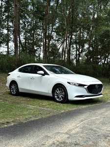 <span class=keywords><strong>Mazda</strong></span> <span class=keywords><strong>3</strong></span> Axela <span class=keywords><strong>2022</strong></span> 1.5L Essence Automatique Berline avec Sièges Foncés, Éclairage LED, Bon État Extérieur, <span class=keywords><strong>Prix</strong></span> Abordable, Conduite à Gauche, Occasion - Product Image 3