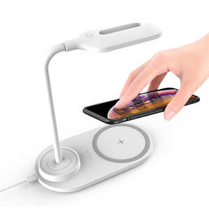 Lampada da Scrivania LED Regent Top Seller con Ricarica Wireless Veloce 10W e Funzione Luce Notturna per Telefono - Product Image 1