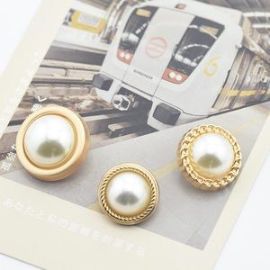 Botón <span class=keywords><strong>de</strong></span> costura <span class=keywords><strong>de</strong></span> flores decorativas <span class=keywords><strong>de</strong></span> alta calidad <span class=keywords><strong>de</strong></span> fábrica al por mayor botones <span class=keywords><strong>de</strong></span> vástago <span class=keywords><strong>de</strong></span> perla <span class=keywords><strong>de</strong></span> círculo <span class=keywords><strong>de</strong></span> Metal dorado para ropa - Product Image 5