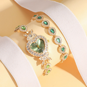 Nouveau cadran vert frais Aurora incrusté de diamants <span class=keywords><strong>montre</strong></span> pour <span class=keywords><strong>femme</strong></span> Bracelet printemps été cadeau d'anniversaire en acier inoxydable <span class=keywords><strong>Quartz</strong></span> 10mm - Product Image 1