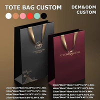 Sac en carton blanc personnalisé avec logo OEM, finition mate ou brillante, gaufrage et estampage à chaud, pour emballage commercial, cadeaux et shopping