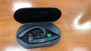Casque sans fil mono I33 avec étui de charge LED numérique, connexion multipoint, écouteur à crochet d'oreille pour la conduite et les affaires - Product Image 4