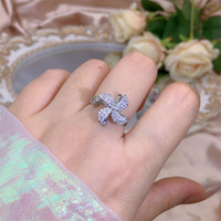 Cincin kecemasan bergerak berputar tangan berlapis emas Super Flash tembaga yang dirancang Niche pengeluaran warna terbuka Zircon bunga