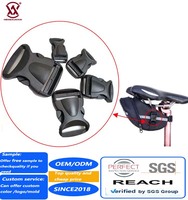 Boucle de fermoir en plastique polyvalente en gros Chine Fabricant boucle POM de style professionnel pour les pièces de sac de chariot de voyage