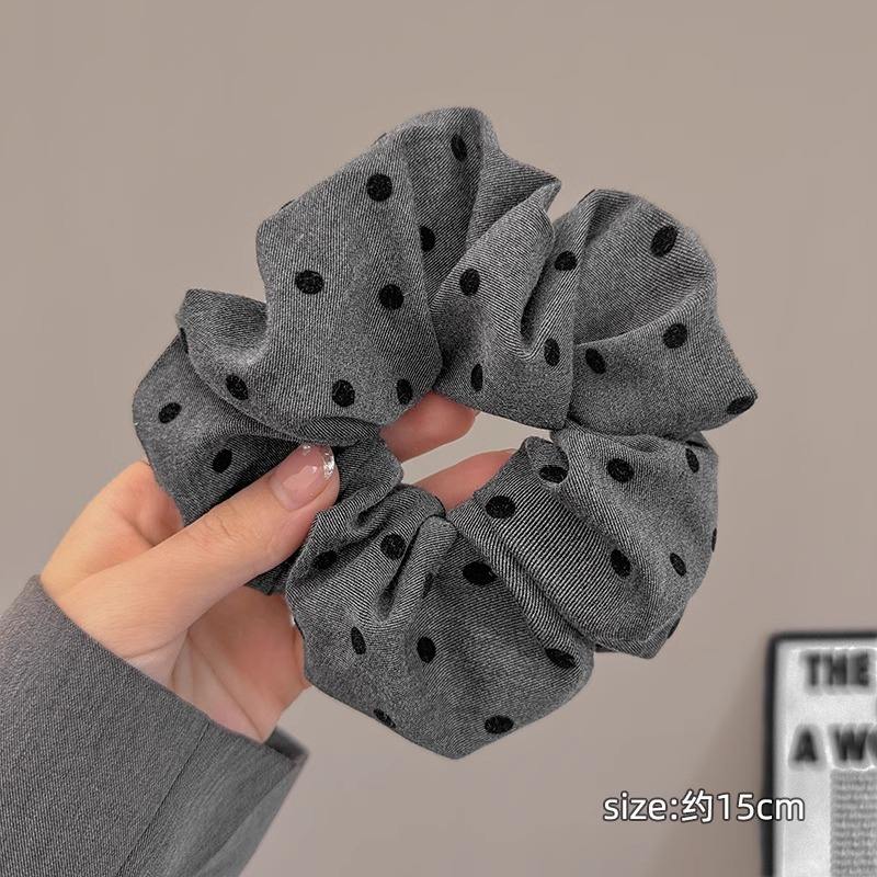 4ลายจุดสีเทา