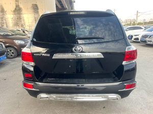 Toyota Highlander 2.7L 7 Plazas Fabricado en China 09/2011 SUV Negro Venta al por Mayor 2005 2008 2012 2015 2016 2017 2022 Highlander - Product Image 5