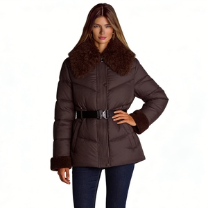 Chaqueta Acolchada para Mujer con Ribete de Piel Sintética - Abrigo de Invierno con Cinturón y Cuello Ancho a la Moda - Product Image 2