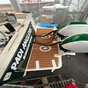 Plataforma de Baño para Barco Bayliner Trophy 2902 Walkabout Islander 2008, Plataforma de Baño con Cabina, Piso de EVA, SeaDek, MarineMat, Estilo Gatorstep, Autoadhesivo - Product Image 2