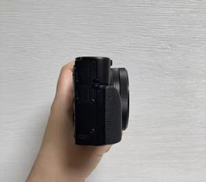 Appareil photo numérique compact Sony RX100 Mark III d'occasion, 20,1 MP, capteur 1 pouce, vidéo Full HD, bon état, prêt à être expédié - Product Image 5