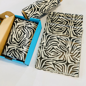 Papier de copie noir imprimé personnalisé avec motif de logo de caractère pâte chimique taille ouverte à plat pour matériel d'emballage de production de masse - Product Image 2