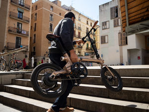 2024 Exxite Futuristic Urban Folding E-Bike Xxs 16 pulgadas Std Batería Green Fat Tire Smart Travel E-Bike - Product Image 2