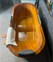 Baignoire autoportante moderne en acrylique de conception nouvelle avec drain pour appartement, capacité pour deux personnes