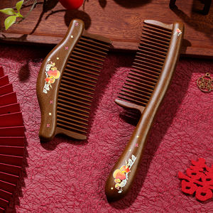 Nuovo pettine in legno con denti stretti che trasportano regali artigianali in legno - Product Image 3