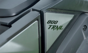 รถอเนกประสงค์ ZFORCE 800 Trail ขนาด 800 ซีซี ระบายความร้อนด้วยน้ำ เครื่องยนต์ V-Twin ได้รับการรับรองมาตรฐาน EEC EPA พร้อมวินซ์ยกของ 3250 ปอนด์ - Product Image 4