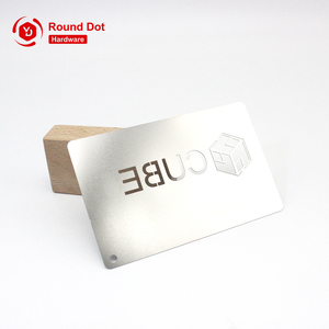 Tarjeta <span class=keywords><strong>de</strong></span> <span class=keywords><strong>visita</strong></span> <span class=keywords><strong>de</strong></span> acero inoxidable ahuecada <span class=keywords><strong>de</strong></span> alta calidad, logotipo personalizado, <span class=keywords><strong>tarjetas</strong></span> <span class=keywords><strong>de</strong></span> nombre comercial, regalo <span class=keywords><strong>de</strong></span> empresa duradero antioxidante - Product Image 2