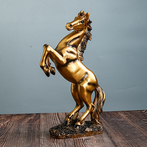 Decoración de gabinete de vino de oficina de caballo de la victoria vacante de estilo europeo transfronterizo, adorno de resina para el hogar de regalo de mudanza y apertura - Product Image 1