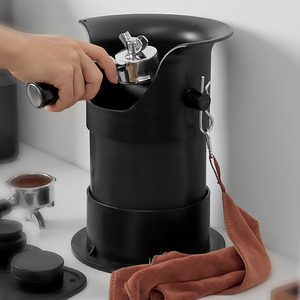 Tubo de golpe comercial de gran tamaño con toalla de limpieza para Barista Base antideslizante y golpe extraíble para cafetera - Product Image 6