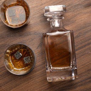 Carafe à whisky en verre à l'ancienne avec logo personnalisé et 4 verres 750 ml Style américain Coffret cadeau de mariage OEM/ODM disponible - Product Image 5