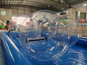 Boule gonflable transparente de rouleau de l'eau de PVC de haute qualité pour des locations scéniques de zone de plage et des parties de sports nautiques - Product Image 3