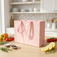 Sacs en papier de luxe prêts à être expédiés, fabriqués avec des matériaux recyclés de haute qualité, impression de logo sur ruban à chaud pour la fabrication de bougies