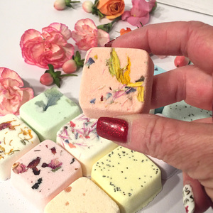 Fabricant d'équipement d'origine Vente en gros Marque privée Cadeau des Fêtes Ensemble de bombes de bain naturelles pour soins personnels Mini bombe de bain Coffret cadeau pour bain botanique - Product Image 5