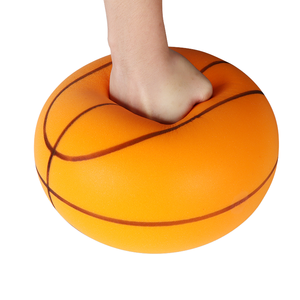 Ballon de basketball silencieux personnalisé pour entraînement en intérieur, en mousse avec fonction rebond, revêtement PU, taille 4, jouet amusant pour enfants - Product Image 1