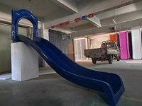Ensemble de jeux d'extérieur personnalisé pour enfants : toboggan en plastique, trampolines et balançoires pour usage scolaire public, construction en métal et plastique