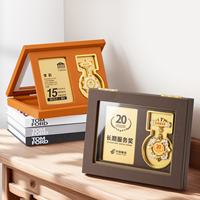 Trophées et Plaques Personnalisés pour la Rétirement, la Graduation, l'Anniversaire, les Récompenses pour Employés d'Excellence