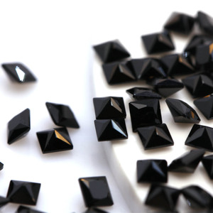 <span class=keywords><strong>Spinelle</strong></span> <span class=keywords><strong>noire</strong></span> naturelle avec taille princesse pour la création de bijoux, chauffée, <span class=keywords><strong>prix</strong></span> au carat, vente en gros - Product Image 4