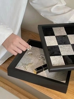 Plateau de service décoratif artisanal en cuir et métal, motif échiquier moderne noir et blanc, réutilisable, personnalisé, vente chaude