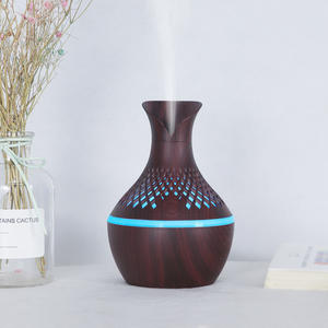 Diffuseur d'arômes Cactus YX061G 300 ml, humidificateur USB à grain de bois foncé avec lumière bleue pour usage domestique - Product Image 1