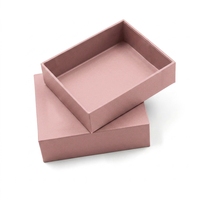 Petite boîte d'emballage pour bijoux en carton rigide rose personnalisée, fermeture magnétique, laminage mat, doublure en éponge, recyclable, logo personnalisé