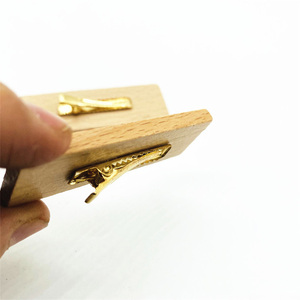 Logotipo personalizado de madera en blanco nombre etiqueta <span class=keywords><strong>pin</strong></span> ID insignias titular - Product Image 4