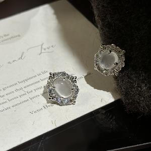 เงินแท้ S925 สไตล์โบราณ ดีไซน์เฉพาะ ประดับลายดอกไม้แกะสลักแบบละเอียด วินเทจ ประดับลายดอกไม้แกะสลักแบบละเอียด - Product Image 4