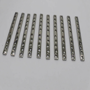 Ensemble de 7 implants orthopédiques vétérinaires en acier inoxydable de 2,4 mm pour animaux de compagnie, outils chirurgicaux manuels, certifiés CE, garantie de 4 ans - Product Image 1