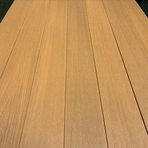 Revêtement de sol moderne pour extérieur avec technologie de revêtement de sol extérieur imperméable avancée et finition texture bois - Product Image 3