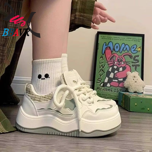 Zapatillas Deportivas de Mujer Estilo Coreano Retro Americano, Antideslizantes, con Suela Gruesa, Parte Superior de Cuero Sintético, Cierre de Cordones Delanteros - Product Image 1
