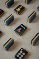 Ensemble de Mahjong Américain de Luxe avec Contraste Audacieux, 160 Pièces, Tuiles de Mahjong en Acrylique Bleu Marine à 3 Couches, Idéal pour Cadeau, OEM ODM