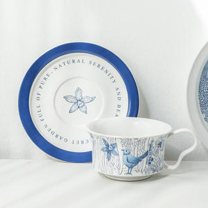 Tasses et soucoupes à café en céramique mate peintes à la main, bleues et blanches, exquises pour le thé de l'après-midi - Product Image 4