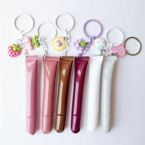 Tube de brillant à lèvres vide rose 10 ml avec porte-clés, tube cosmétique souple en plastique pour baume à lèvres, emballage de brillant à lèvres souple, marque privée - Product Image 2