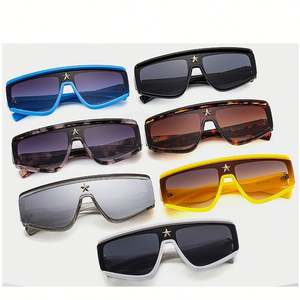 Gafas de Sol Vintage Elegantes con Logotipo Personalizado, Degradado Blanco, Protección UV400, Montura de una Pieza, Estilo Estrella con Remaches, para Mujer - Product Image 6