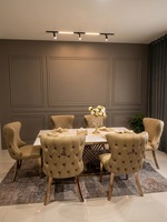 Ensemble de table à manger en marbre crème moderne de qualité supérieure, six chaises rembourrées matelassées pour meubles de restaurant, villa élégante, hôtel