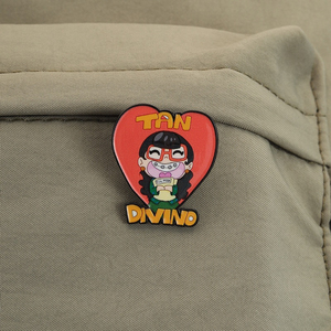 Spilla smaltata con personaggio della <span class=keywords><strong>serie</strong></span> <span class=keywords><strong>TV</strong></span> comica Ugly Girl, Tan Divino Eco Moda, distintivo da bavero, gioielli all'ingrosso - Product Image 3